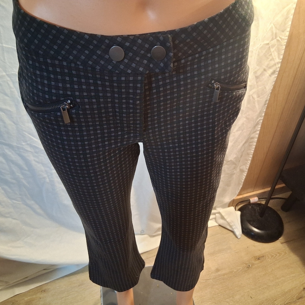 Time and Tru Black and Gray Cropped Pants